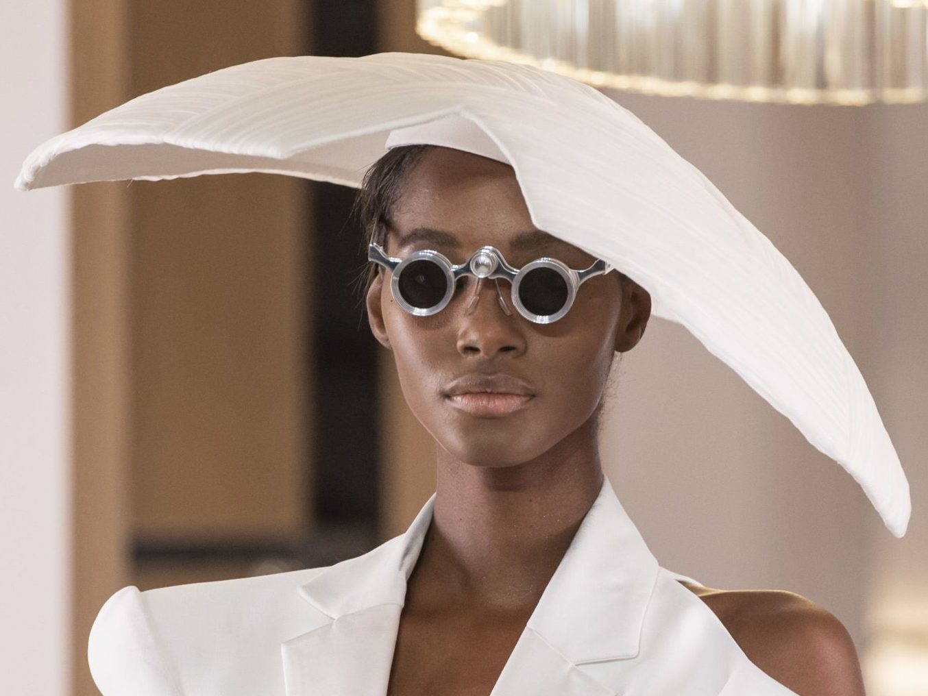 7 αξεσουάρ που μας εντυπωσίασαν στην Haute Couture Week SS19