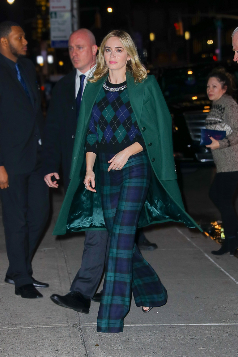 Get the look: Αντίγραψε το classy outfit της Emily Blunt