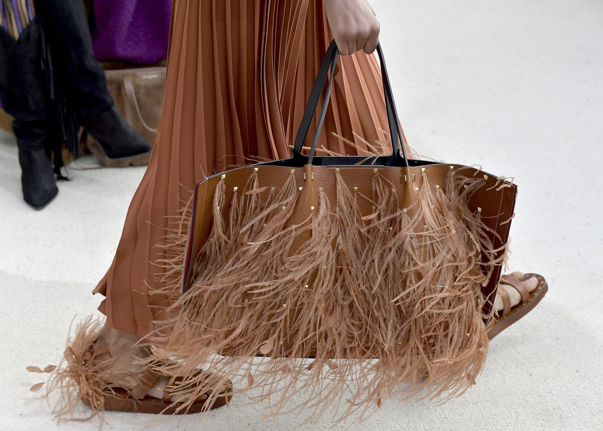 20 τσάντες με υπογραφή που εντοπίσαμε στις δημοφιλέστερες πασαρέλες για την Άνοιξη-Καλοκαίρι 2019