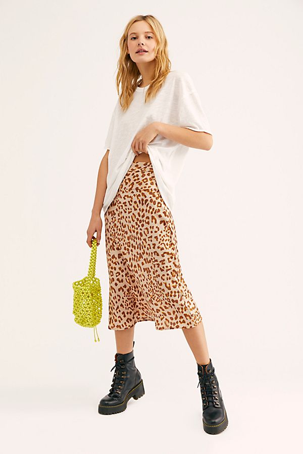 Το κομμάτι που θα φορέσεις όλη την άνοιξη και το καλοκαίρι