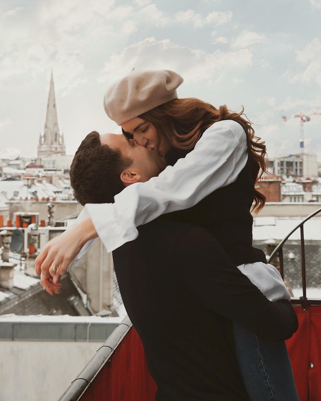 Kiss me! Αυτά τα κραγιόν αντέχουν στα φιλιά