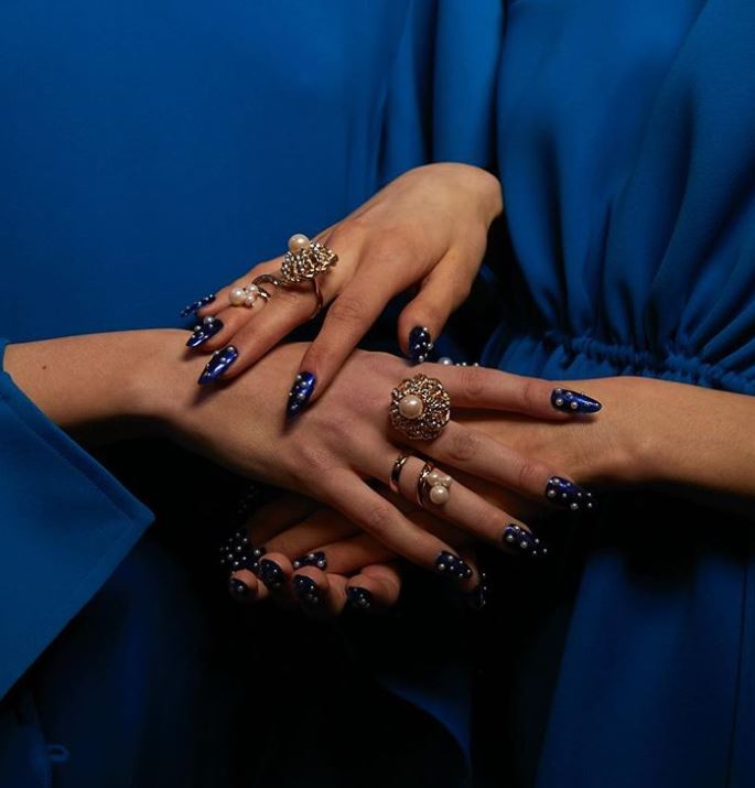 Nailspiration: Τα trends που είδαμε στα πιο λαμπερά ντεφιλέ