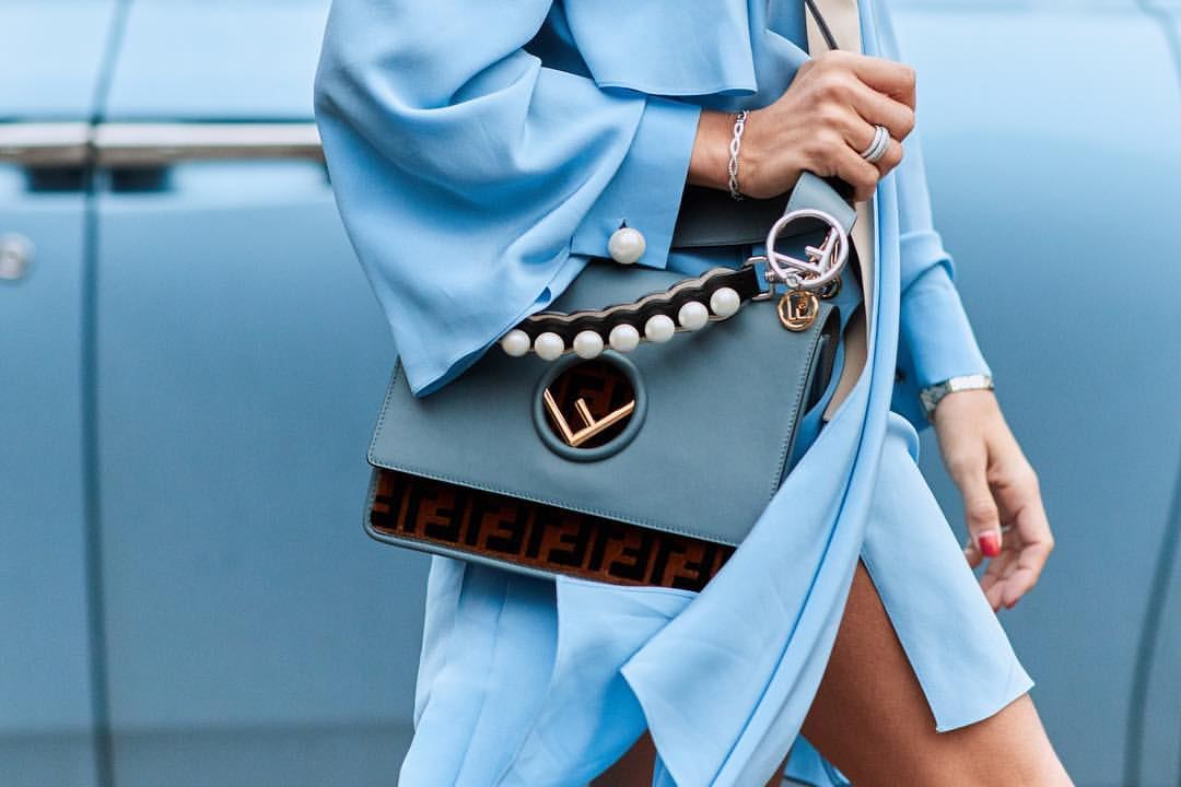 Something Blue: 22 street style εμφανίσεις που αποδεικνύουν ότι το γαλάζιο είναι τοπ τάση
