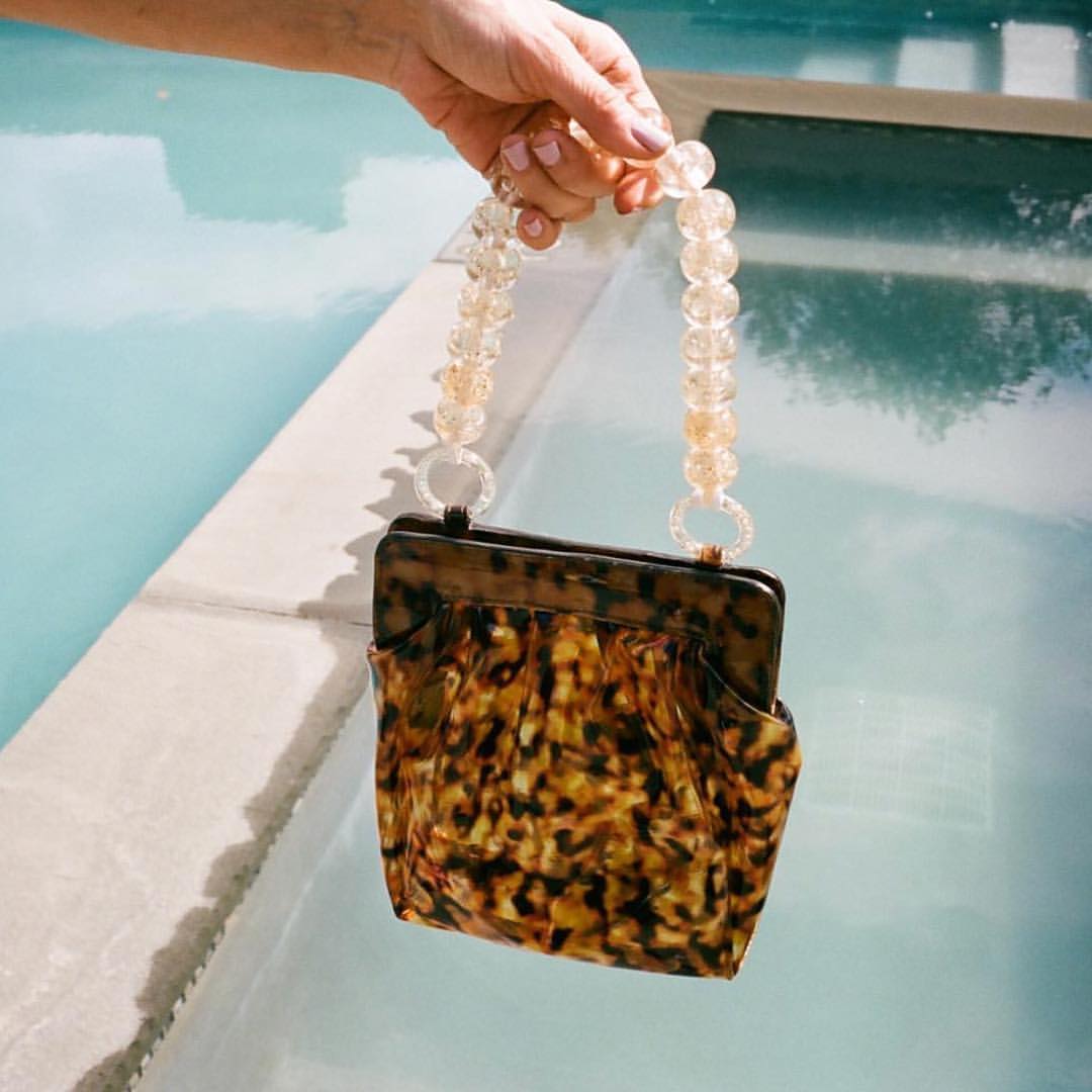 Plastic is Fantastic: 24 πρωτότυπα αξεσουάρ που θα κάνουν αίσθηση