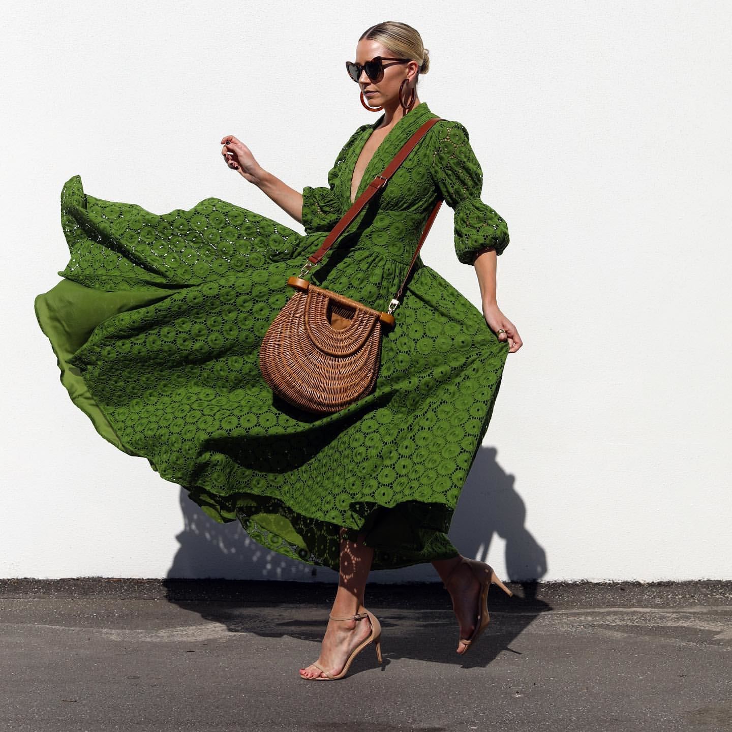 Feel Free: 20 προτάσεις για να «ελαφρύνεις» τα look σου