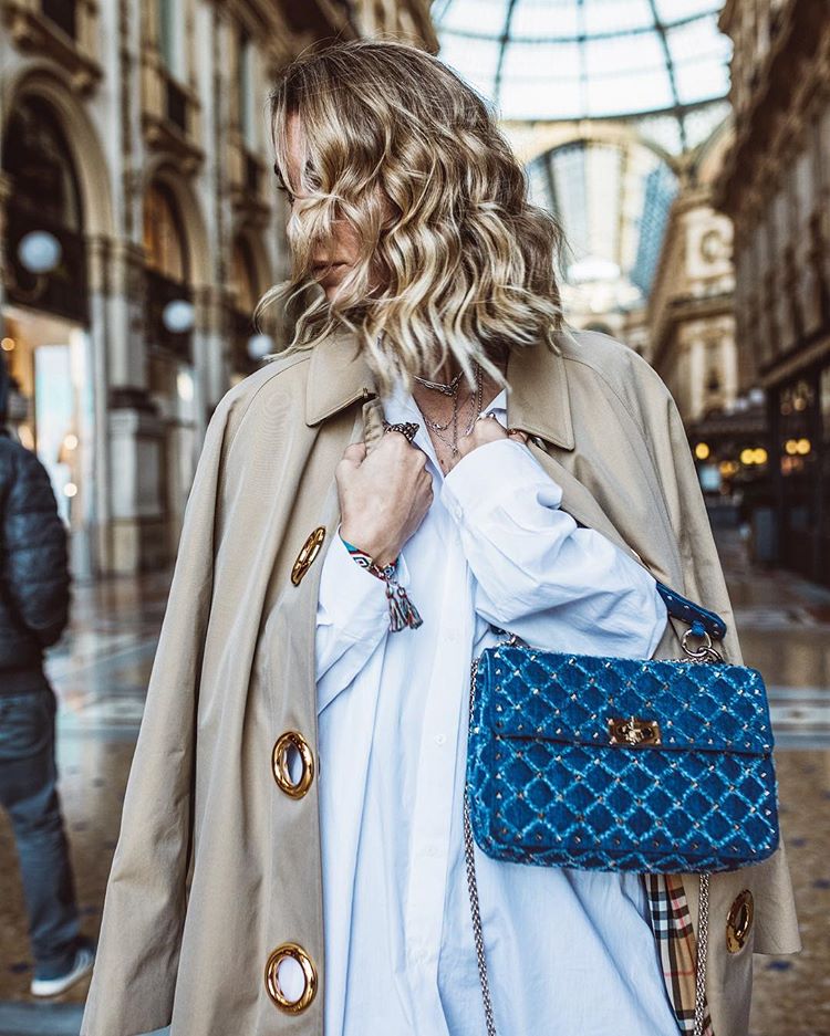 7 διαφορετικά λουκ με ένα πουκάμισο