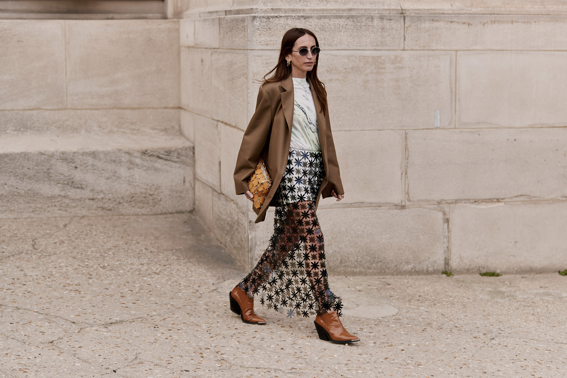 Το fashion trend που θα μας απασχολήσει αυτό το καλοκαίρι απευθύνεται σε τολμηρές γυναίκες