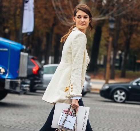 Αυτά είναι τα 9 outfits που πάντα δείχνουν κομψά (όποιο και αν είναι το budget σου)