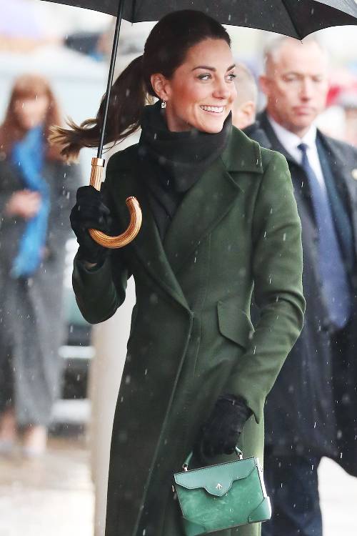 Looking Royal: Ετσι θα υιοθετήσεις το outfit της Kate Middleton