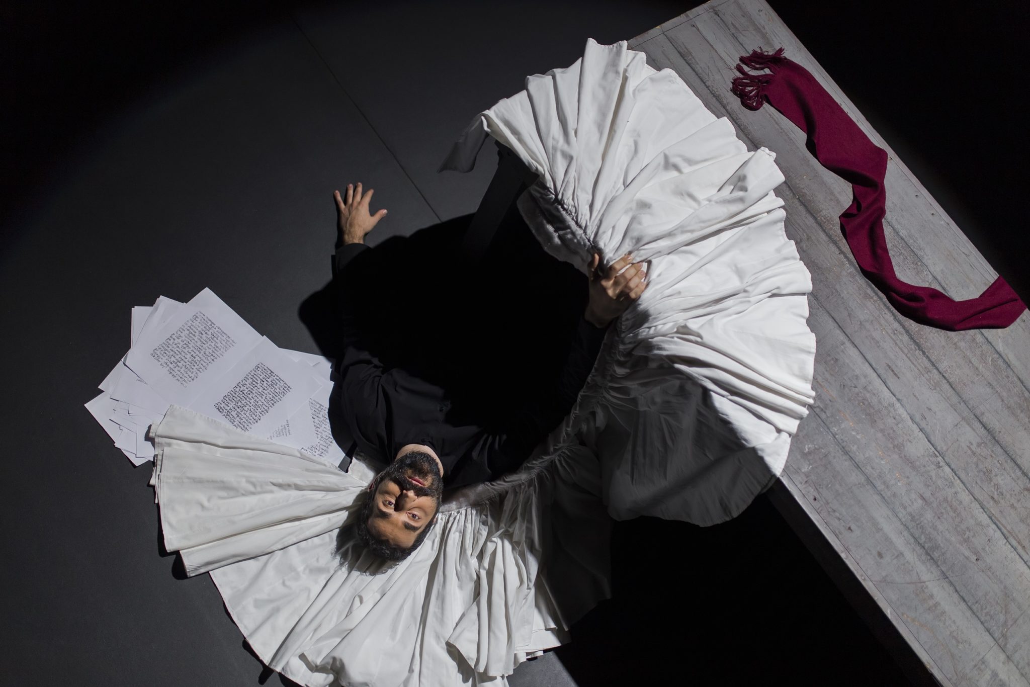 Μαρία Γυπαράκη: «Τα θέατρο ξαναδουλεύει, αναπλάθει ένα ήδη υπάρχοντα μύθο»