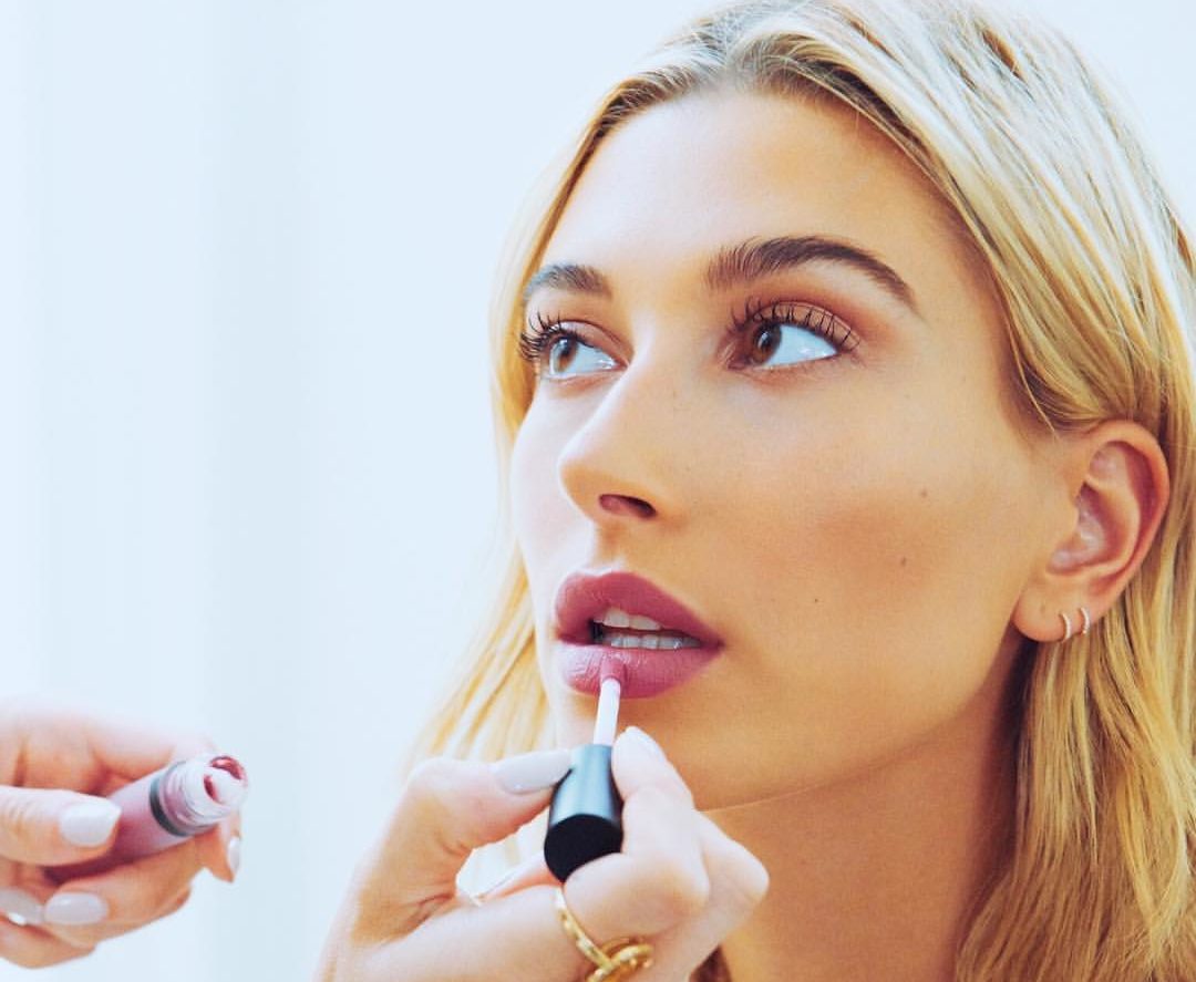 Beauty News: Τι ετοιμάζει η Hailey Bieber