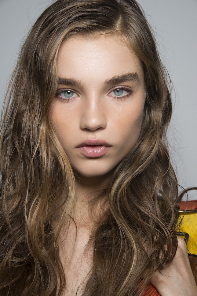 Το μυστικό για να δείχνει το πρόσωπό σου πάντα φρέσκο