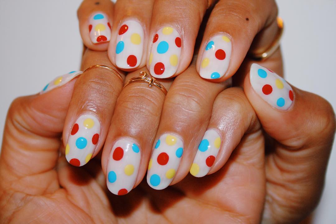 10+1 ιδέες όλο χρώμα για το επόμενο μανικιούρ σου