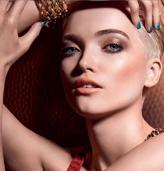 Πώς θα δημιουργήσετε τέλεια σχηματισμένα φρύδια;