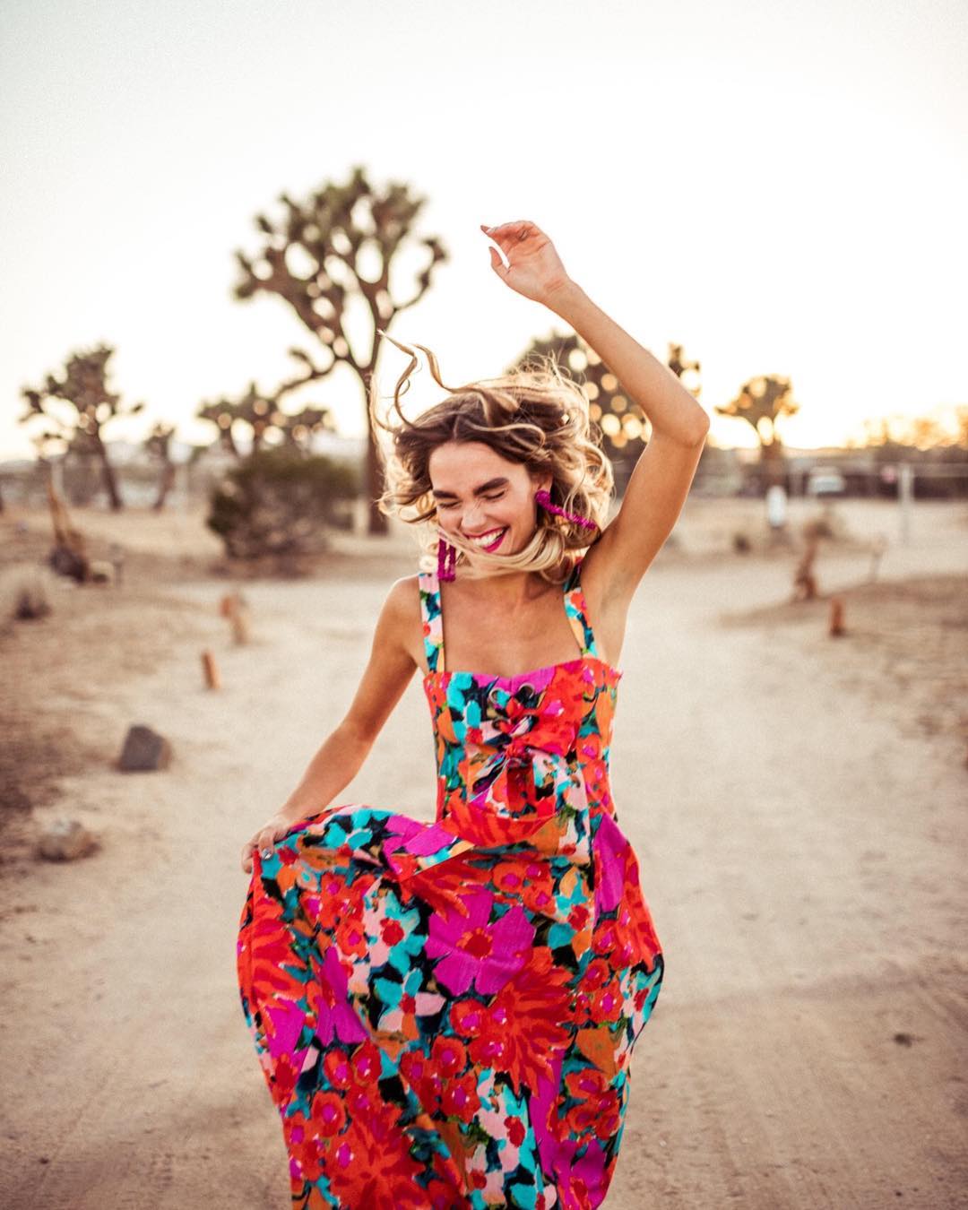 10 λουκ για να βάψεις το weekend στα ροζ #streetstyle