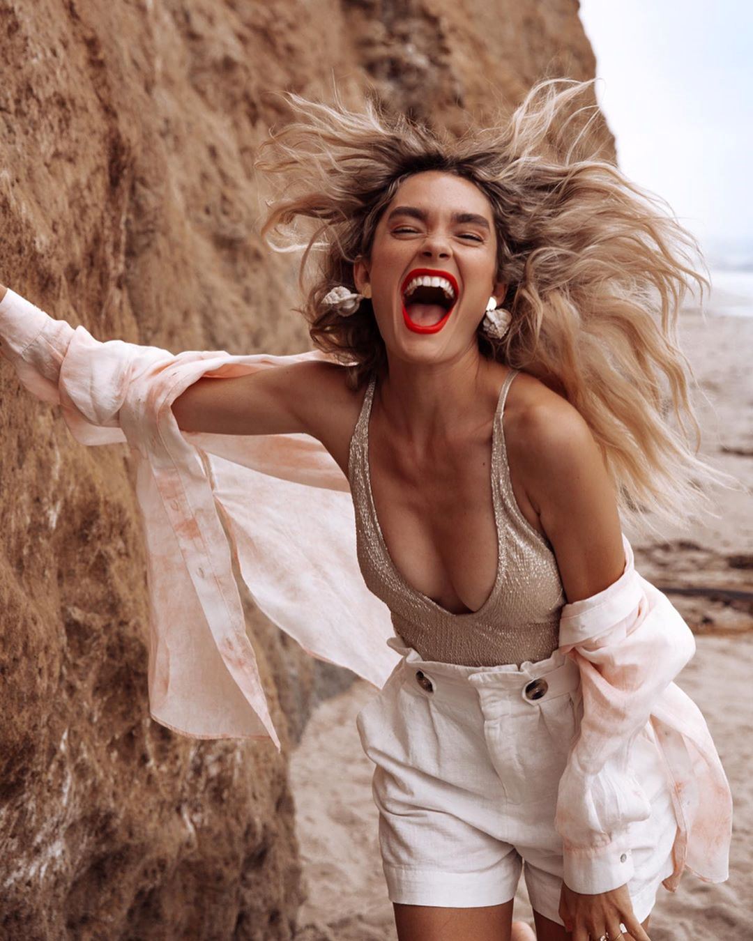 Sunday Funday: 12 outfits ιδανικά για μια βόλτα πλάι στο κύμα