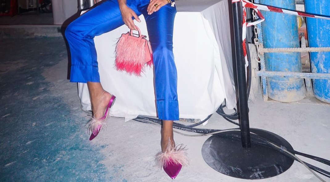 Αυτό είναι το απλό styling trick που θα απογειώσει τα look σου