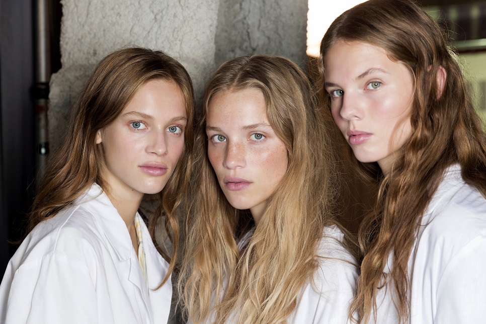 Έτσι θα σώσεις τα μαλλιά σου από τους "εχθρούς" της παραλίας