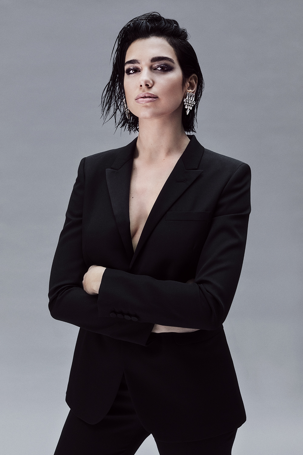 So Hot: Η Dua Lipa είναι η μούσα του νέου αρώματος Yves Saint Laurent