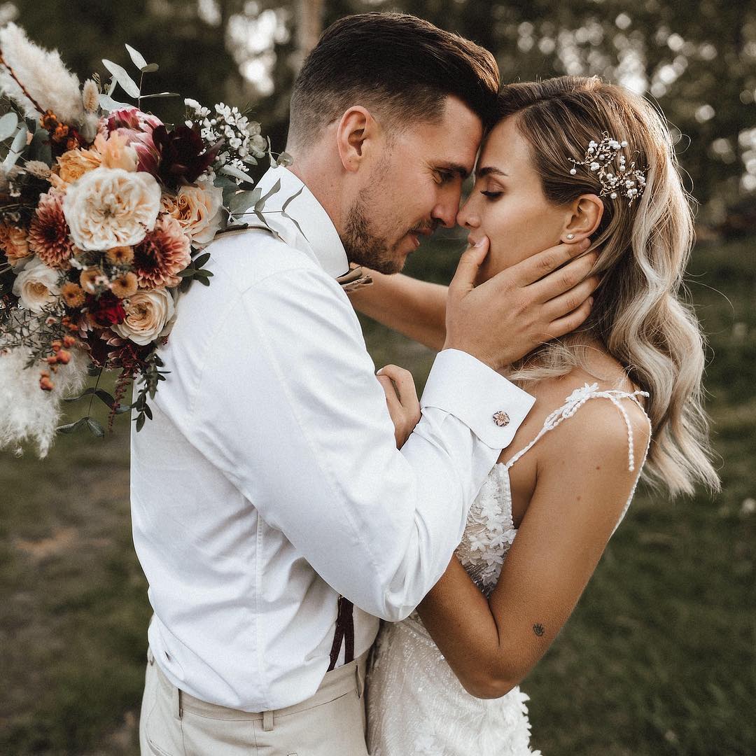 Παντρεύεσαι; 10 χτενίσματα που θα ολοκληρώσουν μοναδικά το bride look σου