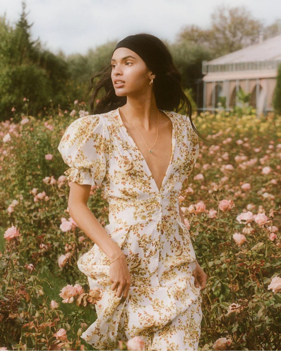 Ακόμα να βρεις το τέλειο φλόραλ φόρεμα για το καλοκαίρι;