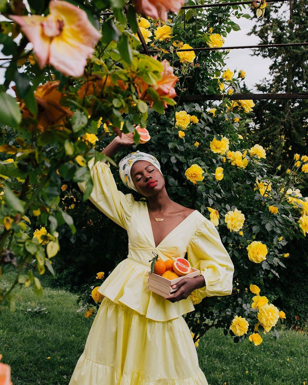 18 colorful outfits για να «κάψεις καρδιές» με το μοντέρνο στυλ σου