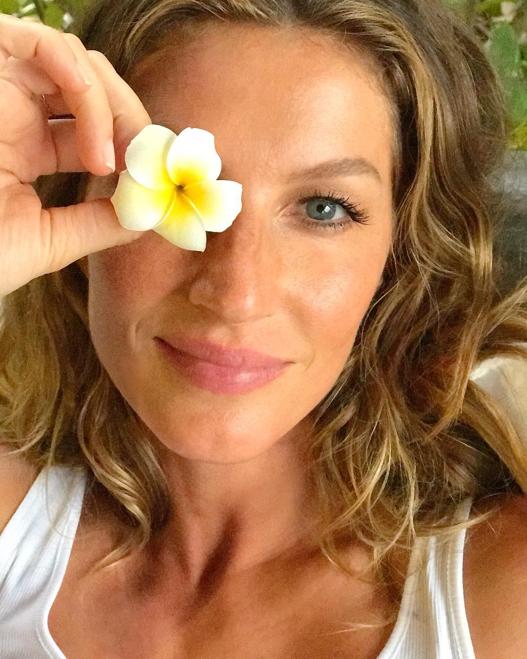 Tα πιο έξυπνα make up tips για να δείχνεις νεότερη