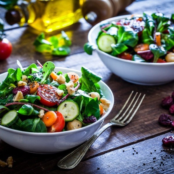 Δίαιτα Whole30: Ποια είναι τα οφέλη της και ποιες τροφές (δεν) περιλαμβάνει;