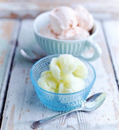 Σορμπέ λεμόνι: Το ελαφρύ επιδόρπιο που θα έχεις πάντα στο ψυγείο σου