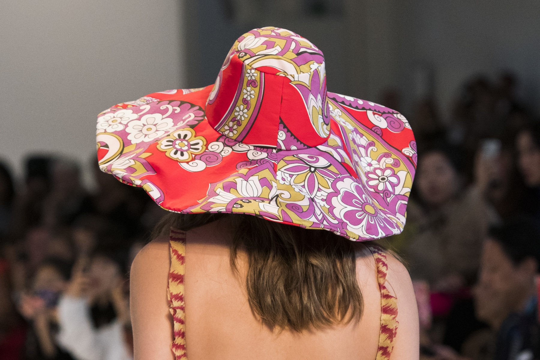 Οι σχεδιαστές απογειώνουν το καπέλο