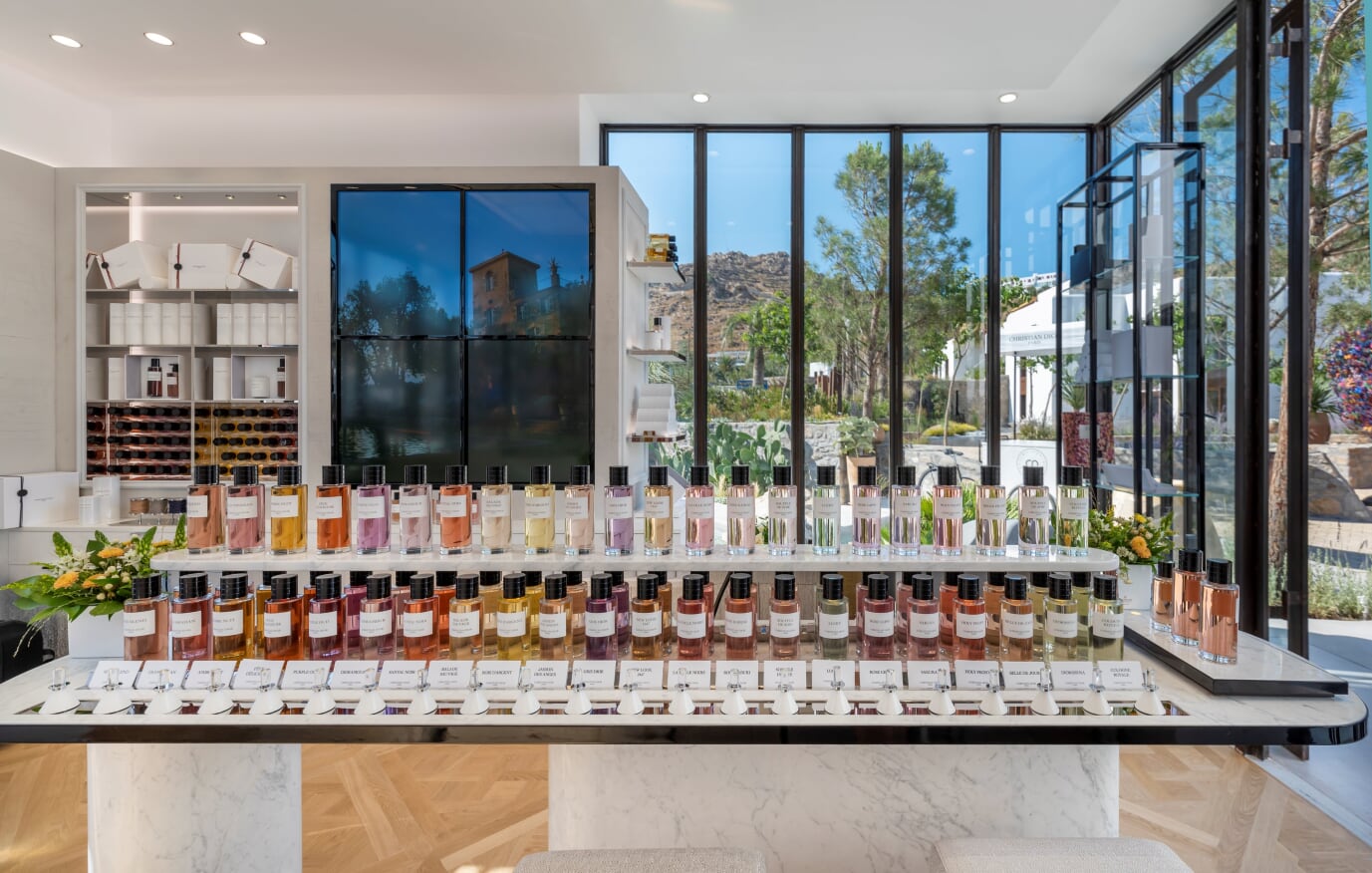 Το πρώτο pop-up store του Maison Dior άνοιξε στη Μύκονο