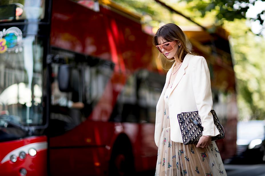 5 trends που τραβούν τα φλας των street style φωτογράφων φέτος