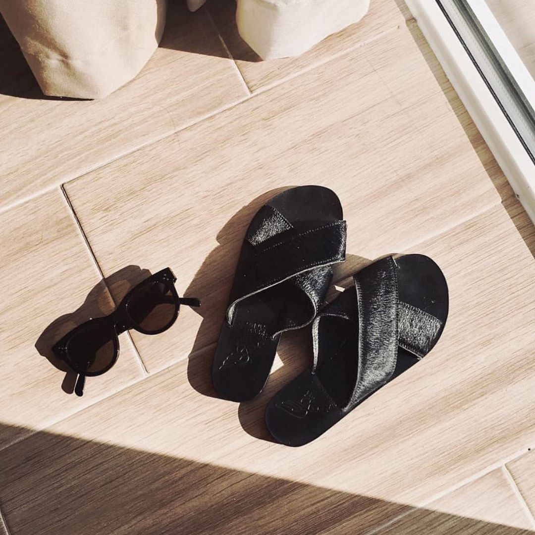 18 chic slides που μπορείς να φορέσεις όλες τις ώρες