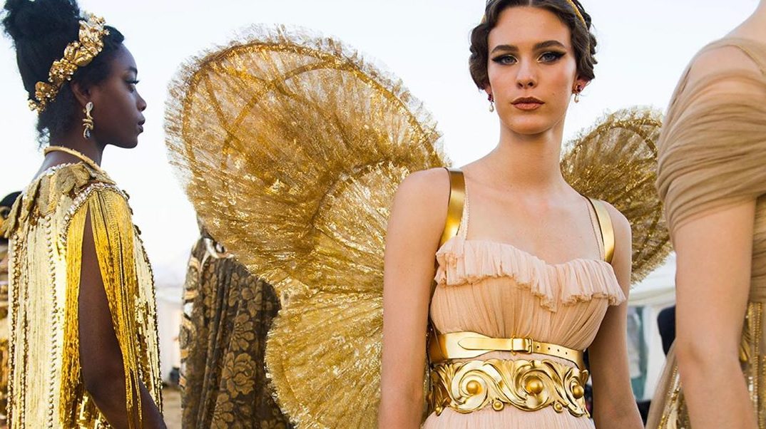 Greek Goddess: Τα φορέματα για να αντιγράψεις το στυλ