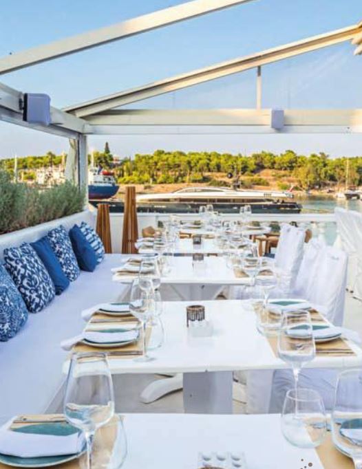 Η ωραιότερη βεράντα στο Αιγαίο