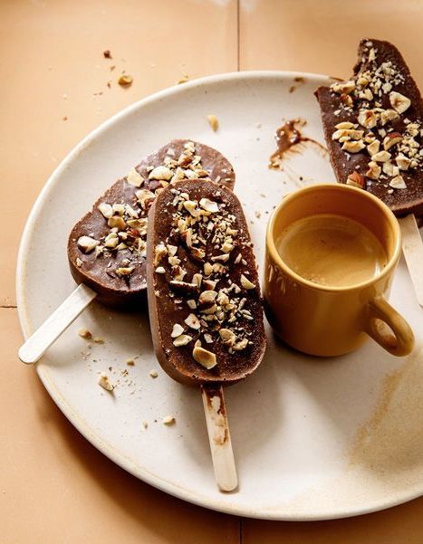 Όρεξη για γλυκό; Δοκίμασε παγωτό ξυλάκι με εσπρέσο και μόκα