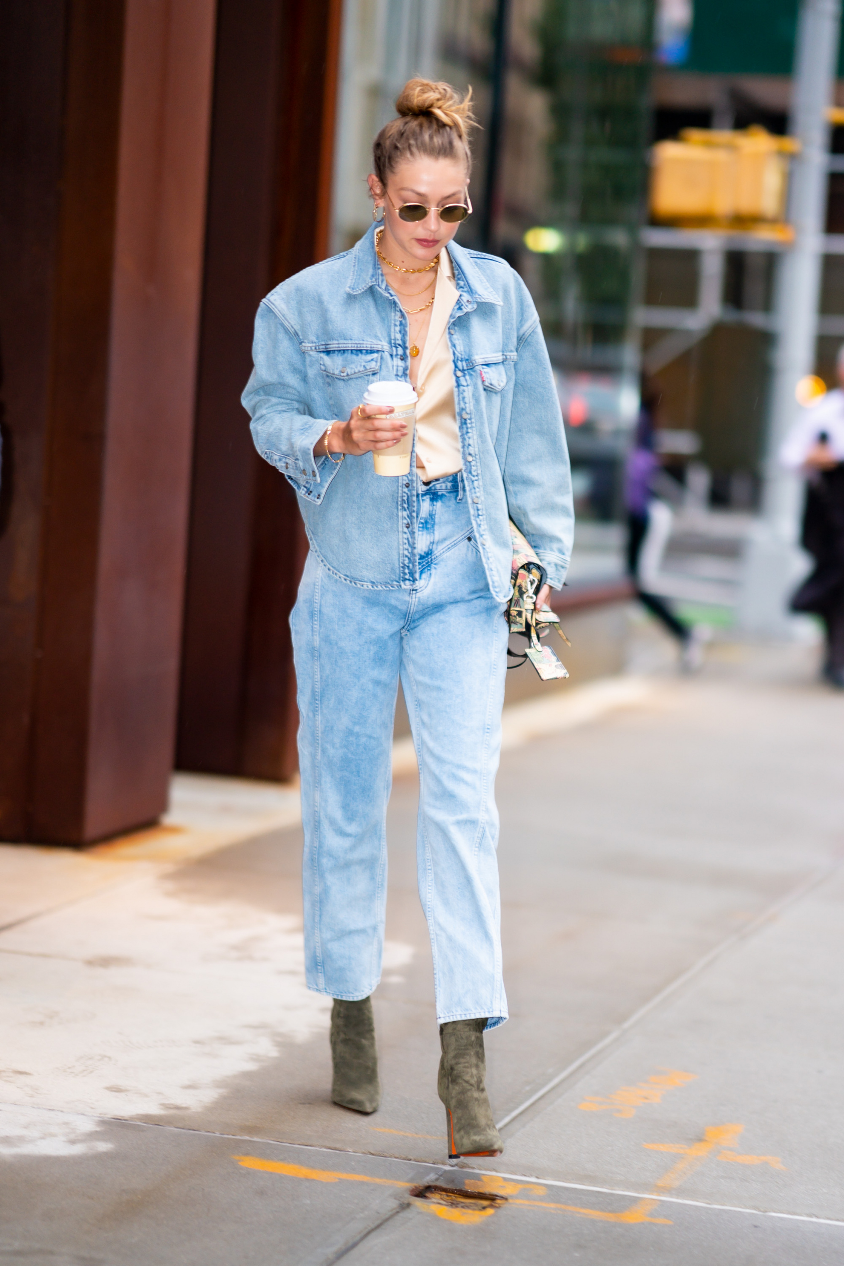 H Gigi Hadid βρήκε το αγαπημένο της στυλ για το φθινόπωρο