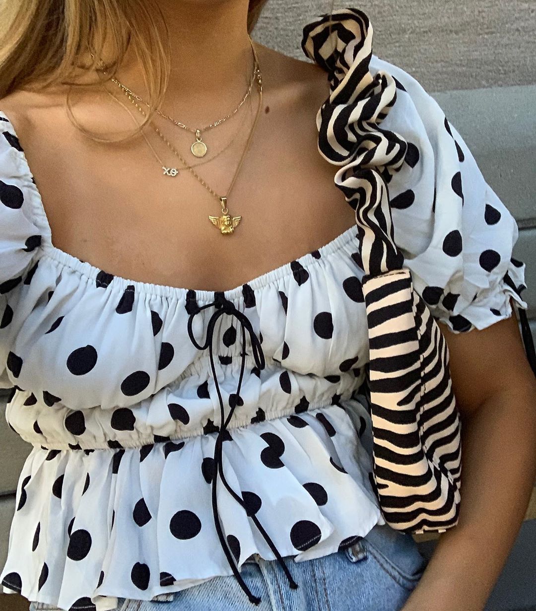 Ruching: Το micro trend που θα κυριαρχήσει φέτος