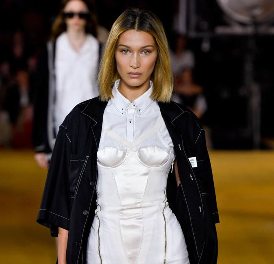 Trend Alert: Ο κορσές είναι η σέξυ τάση της χρονιάς