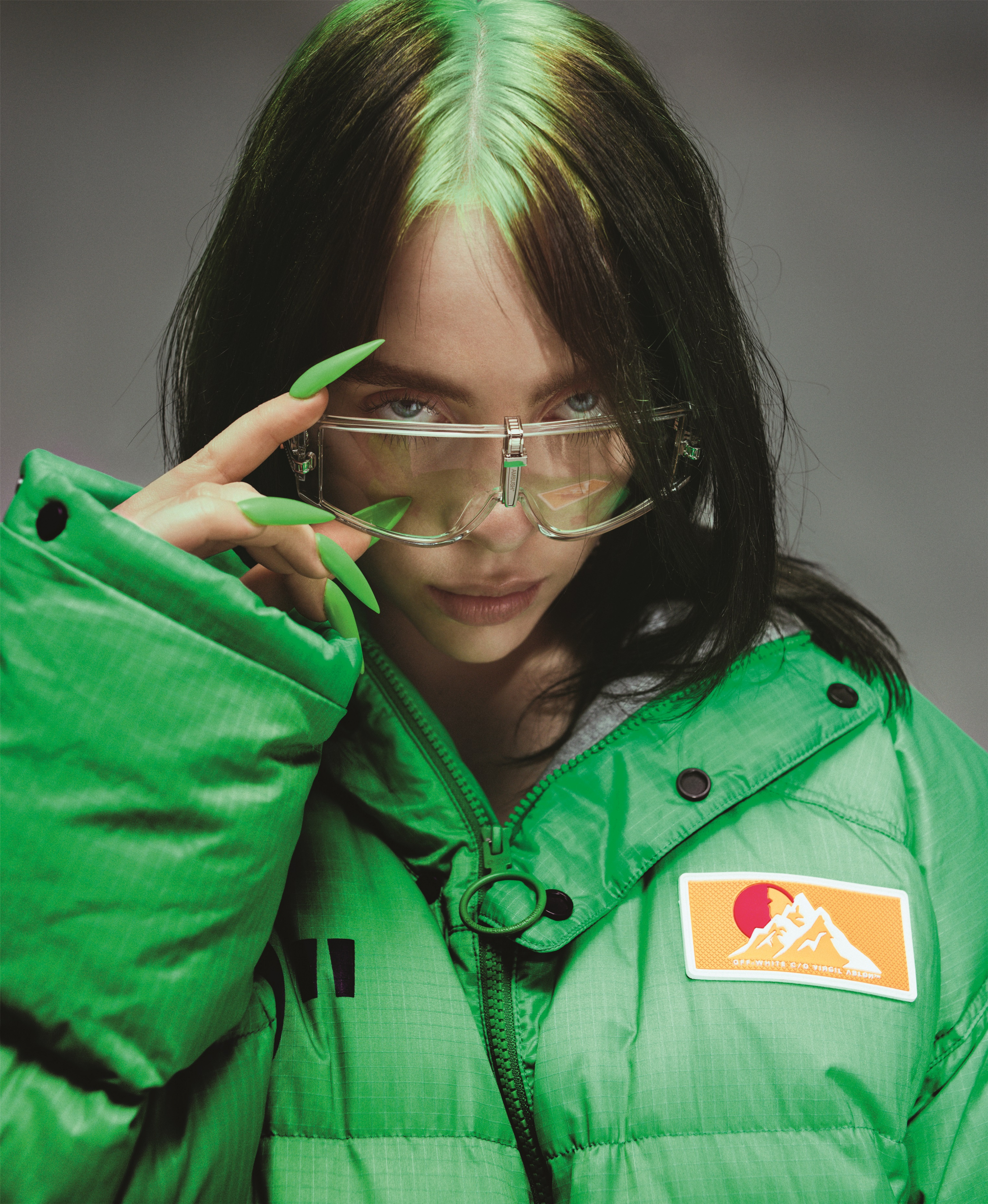 Η Billie Eilish, η ποπ σταρ-φαινόμενο της Generation Z είναι το εξώφυλλο του ELLE Οκτωβρίου