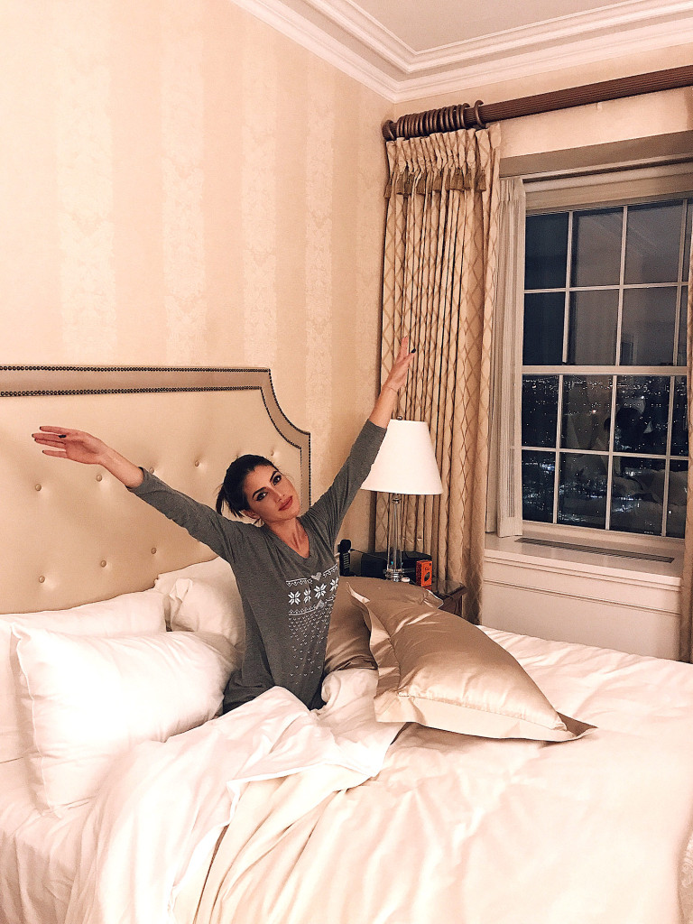 Ξενύχτησες; Τι θα κάνεις για να μην φαίνεται στο πρόσωπό σου