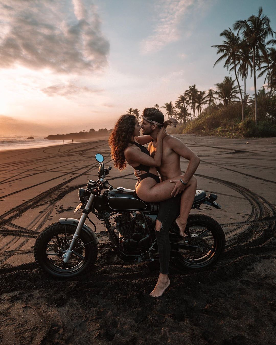 Junk Sex: Τι ακριβώς είναι, τι σχέση έχει με το… junk food και πόσο καλό σου κάνει τελικά;