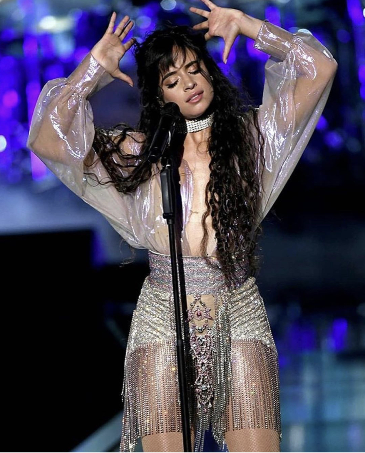 Η Camila Cabello φόρεσε Celia Kritharioti