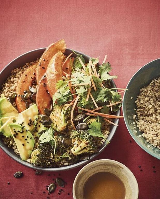 Μια φθινοπωρινή σαλάτα με κολοκύθα και κινόα που θα λατρέψεις