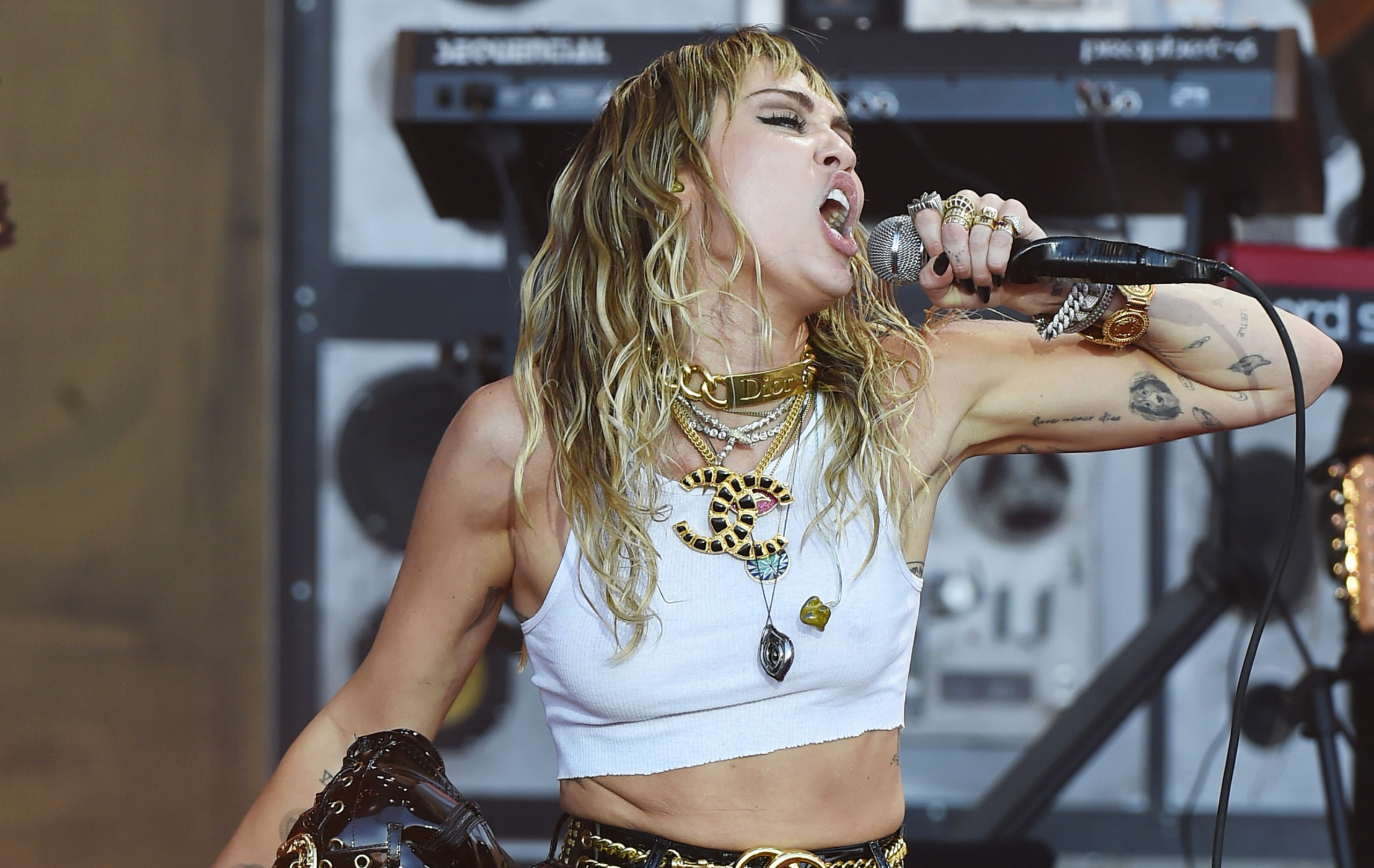 H Miley Cyrus ζευγάρι με τον πρώην της Gigi Hadid;