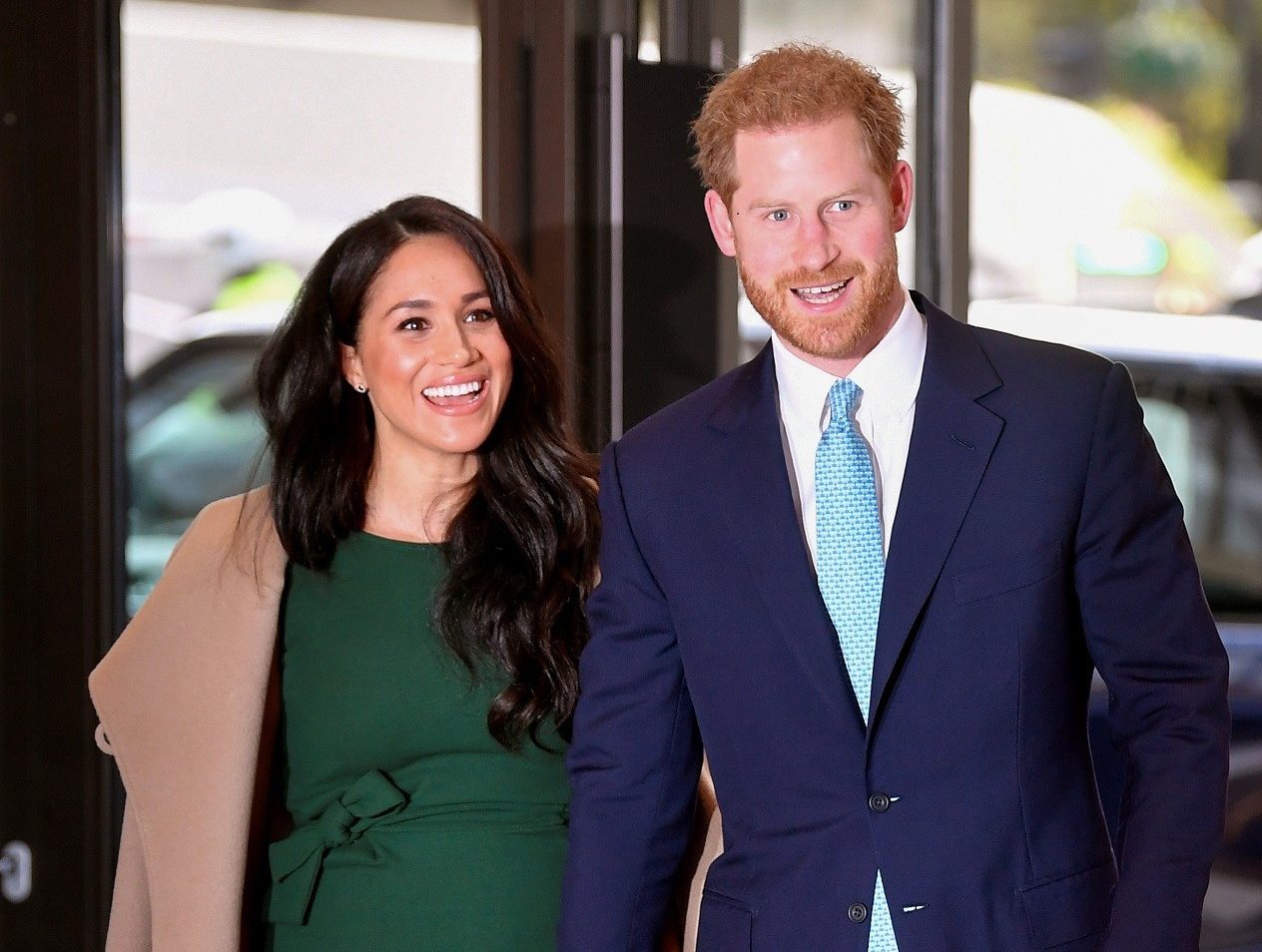 H Meghan Markle φόρεσε ξανά το φόρεμα των αρραβώνων της (και της πάει απίστευτα!)