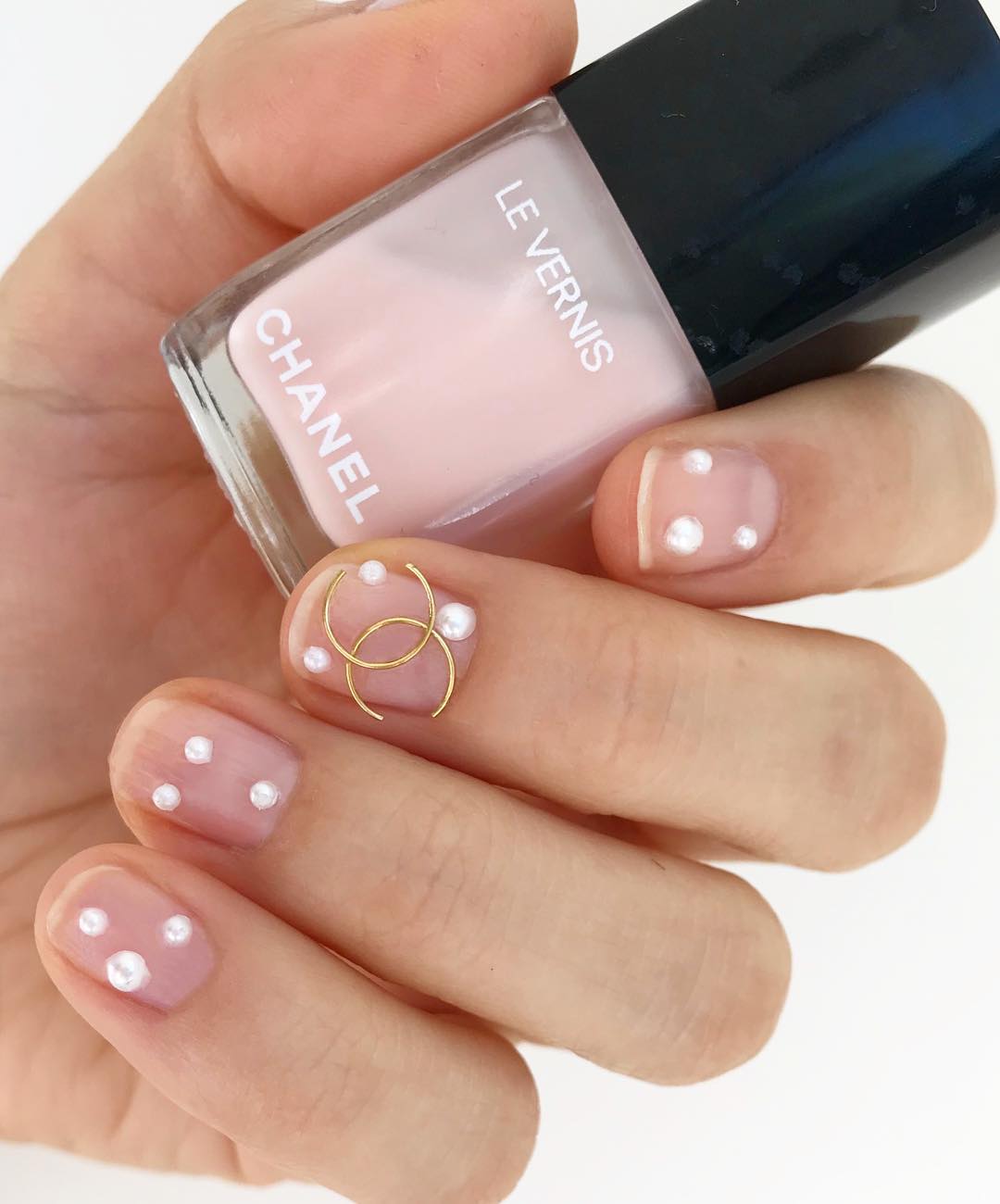 Βρήκαμε την πιο chic τάση στο μανικιούρ και έχουμε ήδη κλείσει ραντεβού