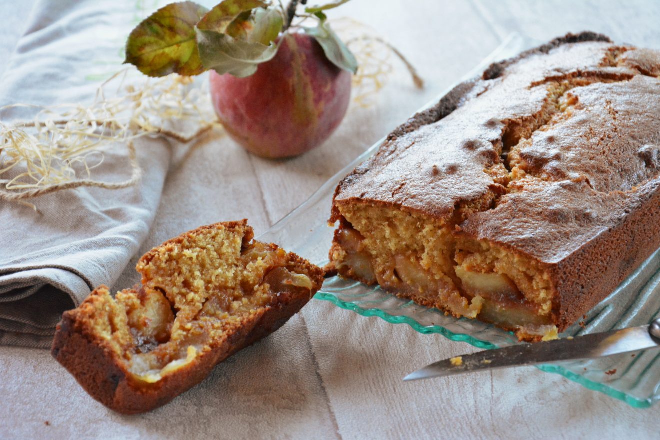 Ένα λαχταριστό κέικ με μήλο και κανέλα που μας ξετρέλανε
