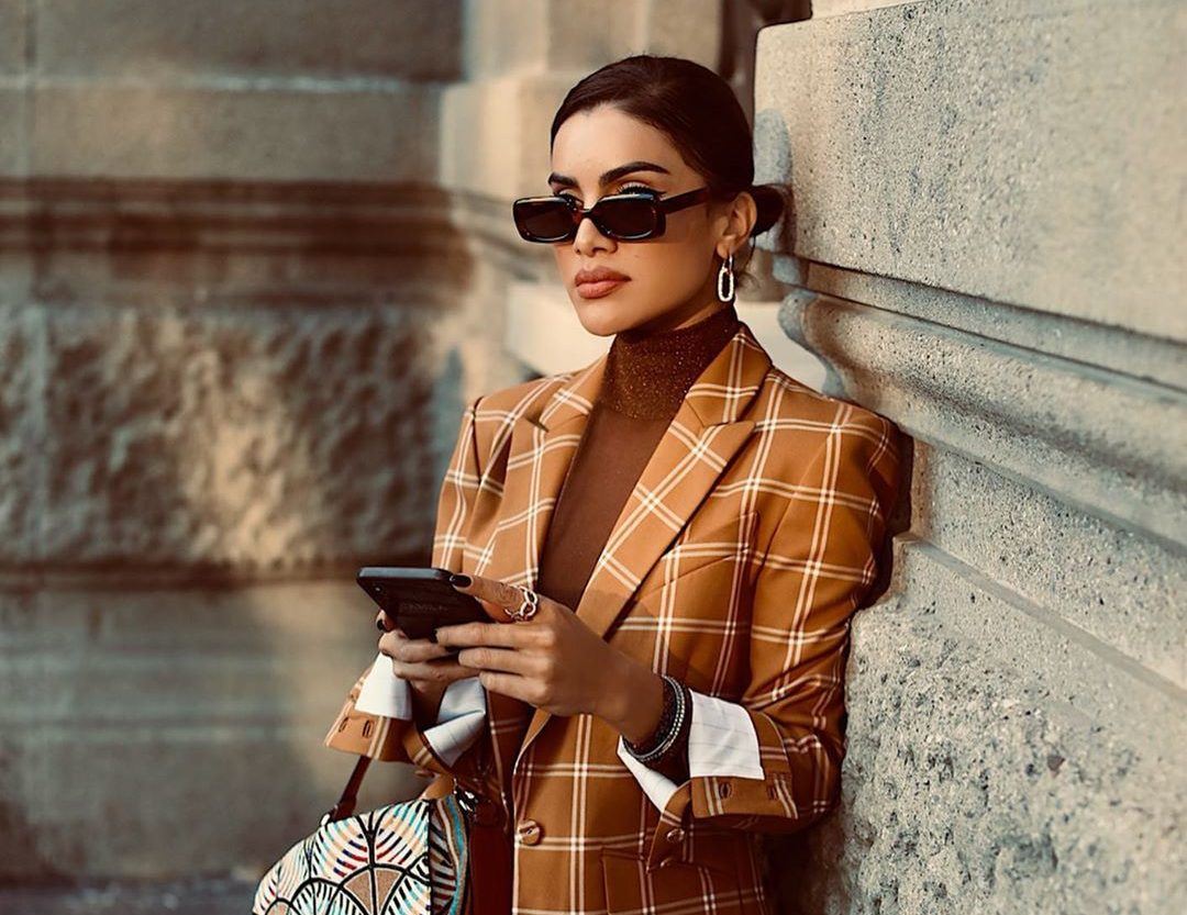Love brown(ies): Με αυτές τις 14 εμφανίσεις σε καφέ τόνους θα πάθεις πλάκα