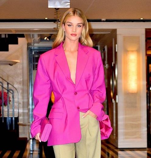 7 ανανεωμένα basics που θα βρεις στην γκαρνταρόμπα κάθε stylish celebrity